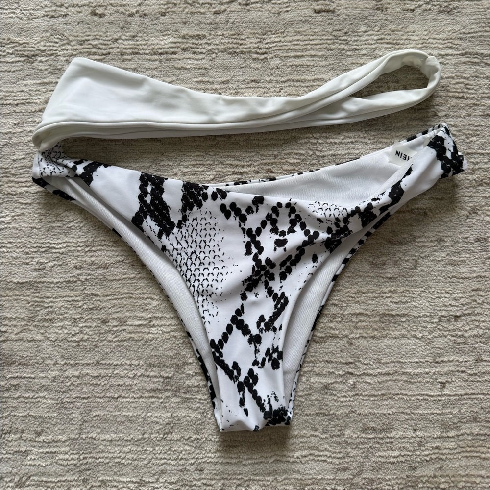 SHEIN Black and White Bikini - Picture 3 of 5